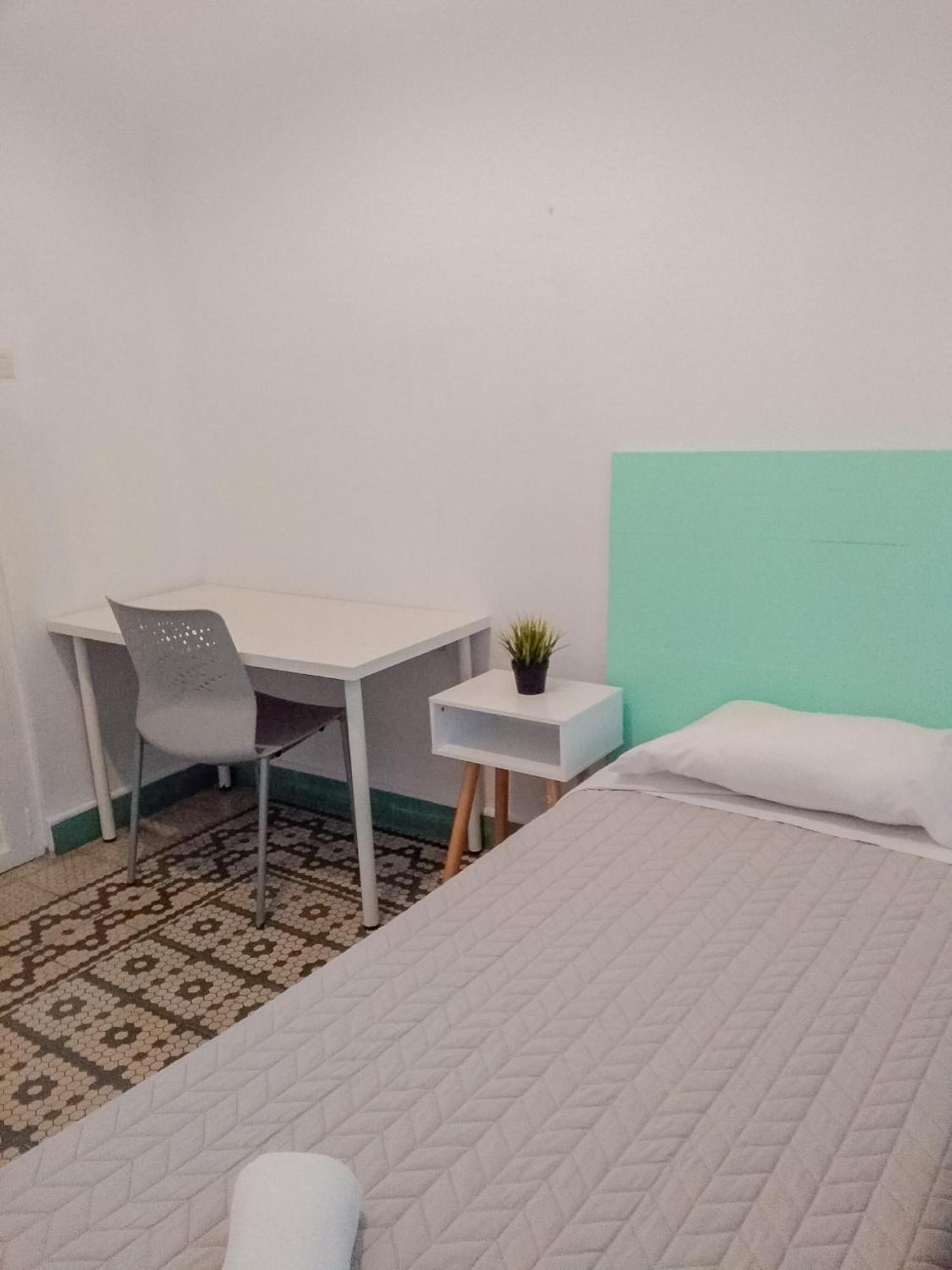 Bbtk Bed And Bike Hotel Málaga Eksteriør billede