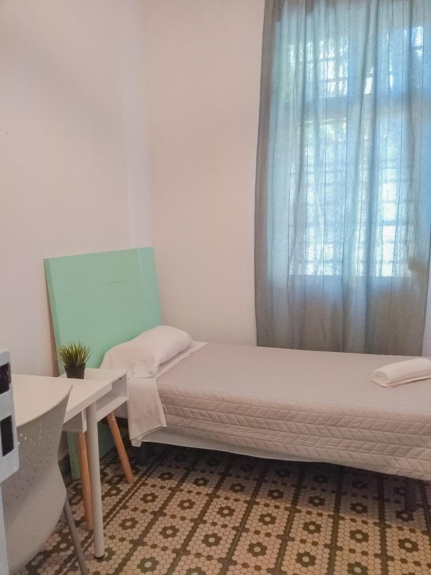Bbtk Bed And Bike Hotel Málaga Eksteriør billede